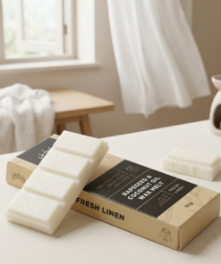 Fresh Linen Wax Melt Snap Bar Lifestyle Image. Clean cotton fragrance with a soft, fresh-from-the-line finish