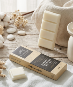 Fresh Linen Wax Melt Snap Bar Lifestyle Image. Clean cotton fragrance with a soft, fresh-from-the-line finish