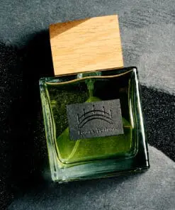 Dark Honey & Tobacco 100ml Eau de Parfum with smoky tobacco, honey and amber notes