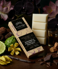 Black Orchid rapeseed and coconut wax melt snap bar with dark floral and woody fragrance notes