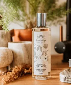 250ml Dark Honey & Tobacco foaming body wash with Aloe Vera and natural cleansing ingredients