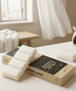Fresh Linen Wax Melt Snap Bar Lifestyle Image. Clean cotton fragrance with a soft, fresh-from-the-line finish