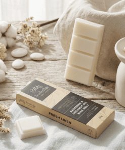 Fresh Linen Wax Melt Snap Bar Lifestyle Image. Clean cotton fragrance with a soft, fresh-from-the-line finish