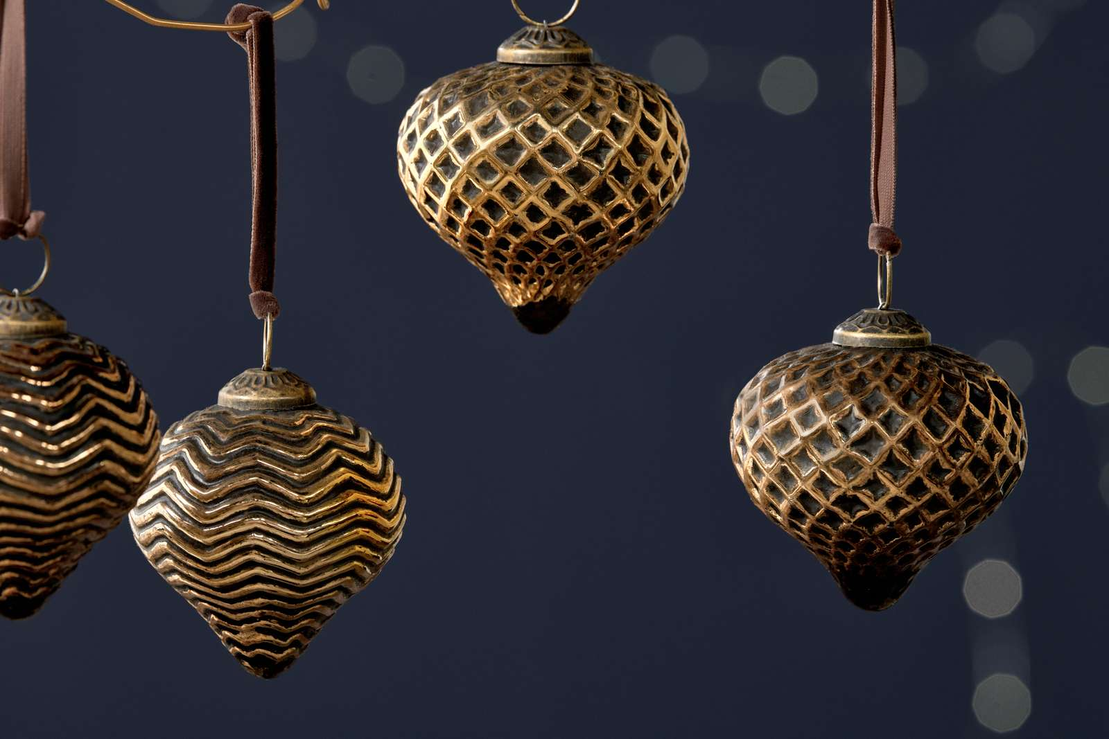 Varu Baubles - Black & Gold - (Set of 4)