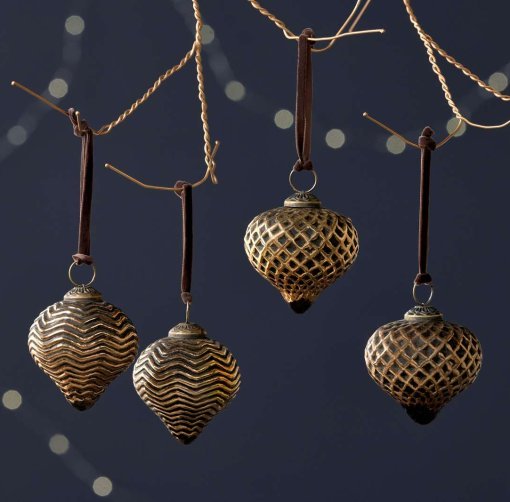 Varu Baubles - Black & Gold - (Set of 4)
