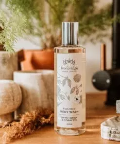 250ml Dark Honey & Tobacco foaming body wash with Aloe Vera and natural cleansing ingredients