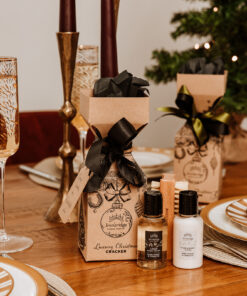 Luxury Christmas Cracker - Dark Honey & Tobacco Table Setting